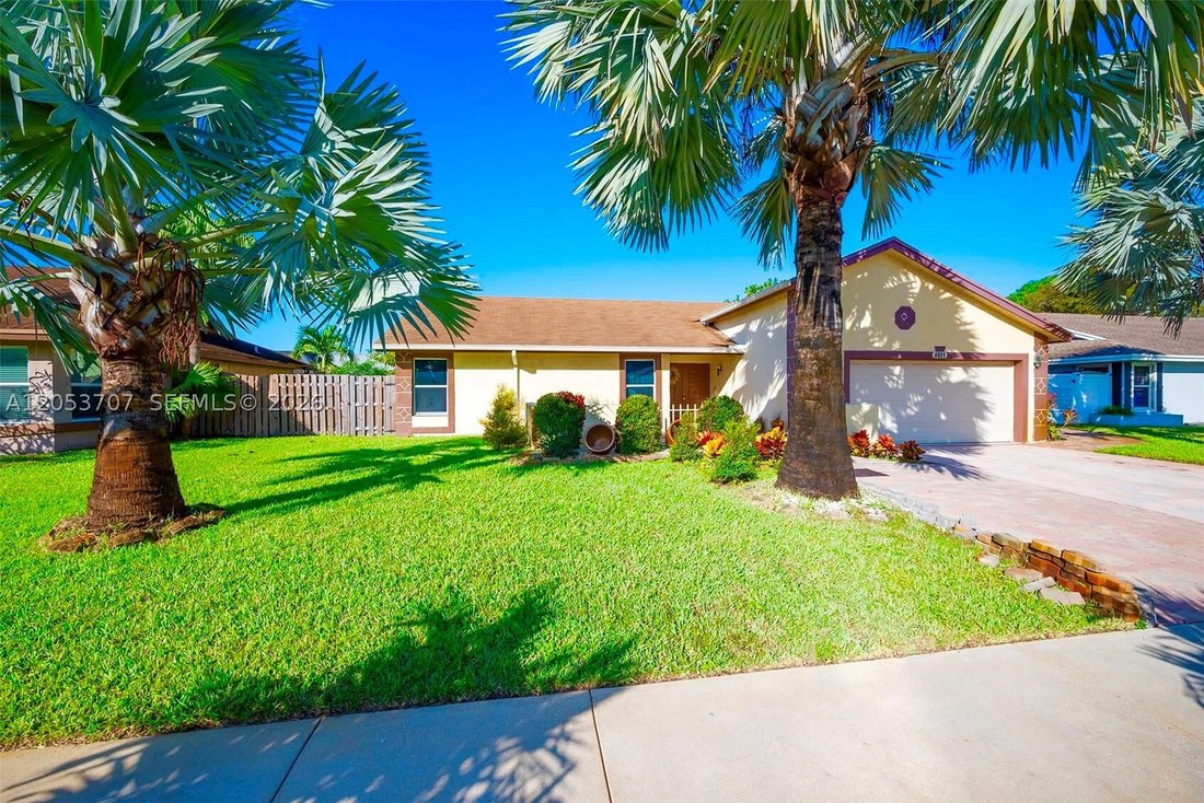 House in Sunrise, Florida, United States 3 - 18840447