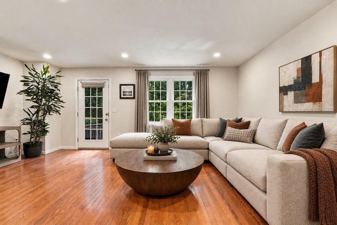 Villa in Plainville, Massachusetts, United States 2 - 18840350