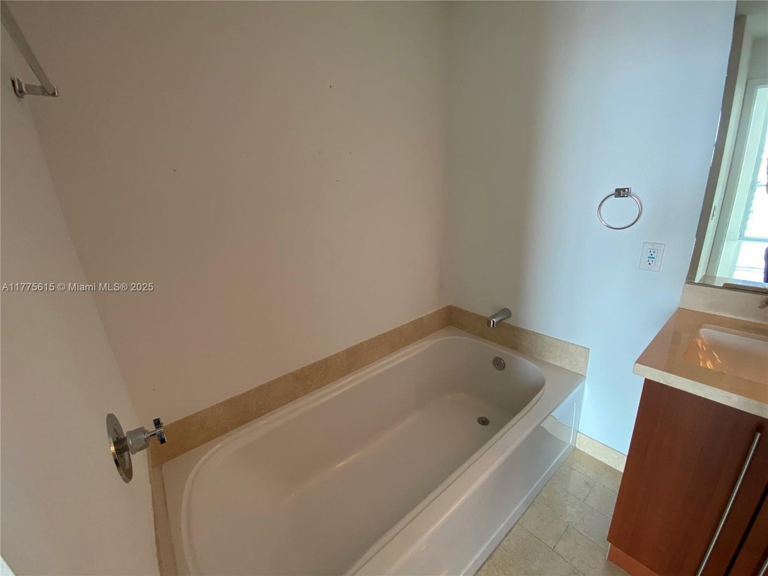 Condominio en Miami, Florida, Estados Unidos 4 - 18839763