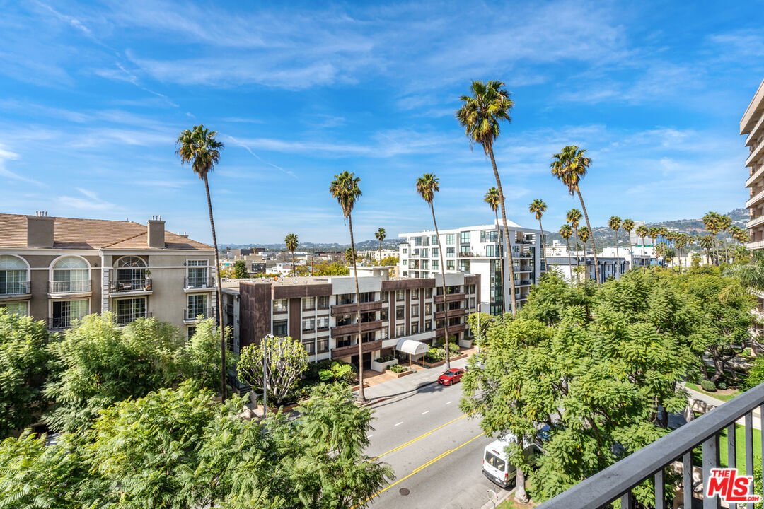 Condo in West Hollywood, California, United States 2 - 18838982