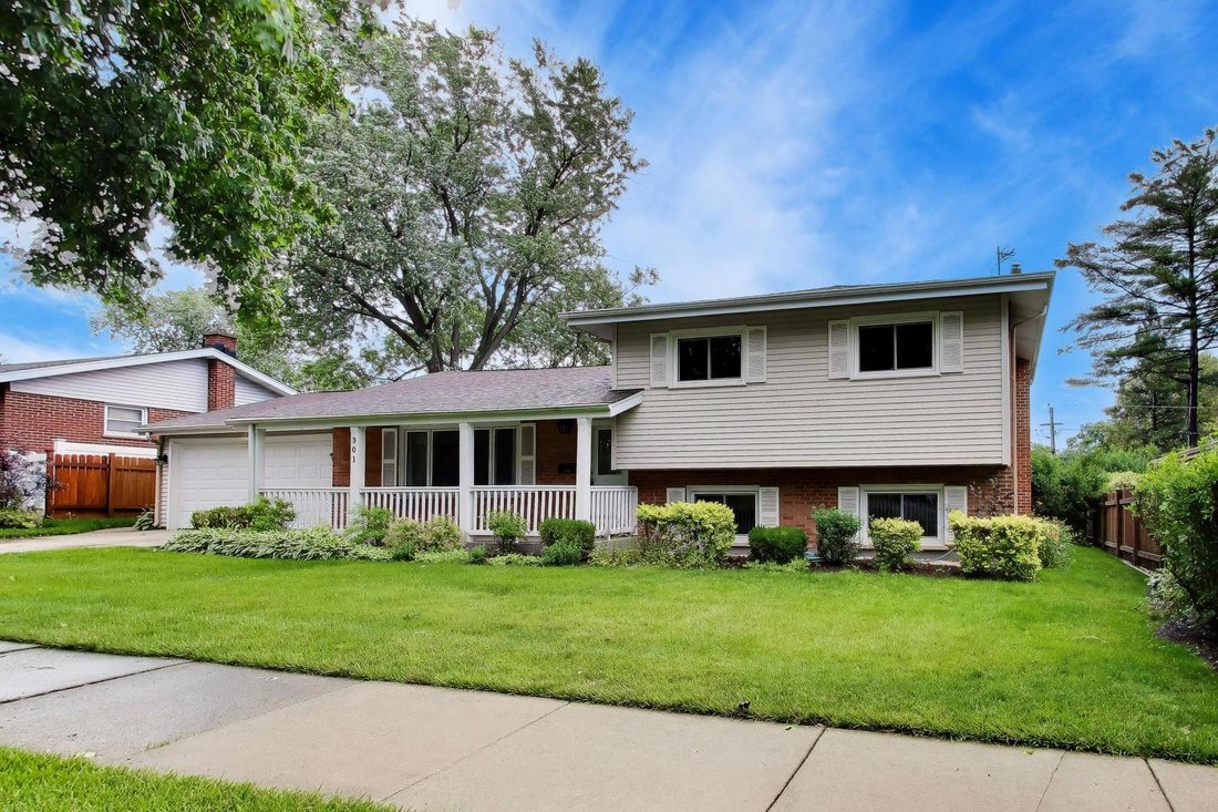 House in Arlington Heights, Illinois, United States 2 - 18839518