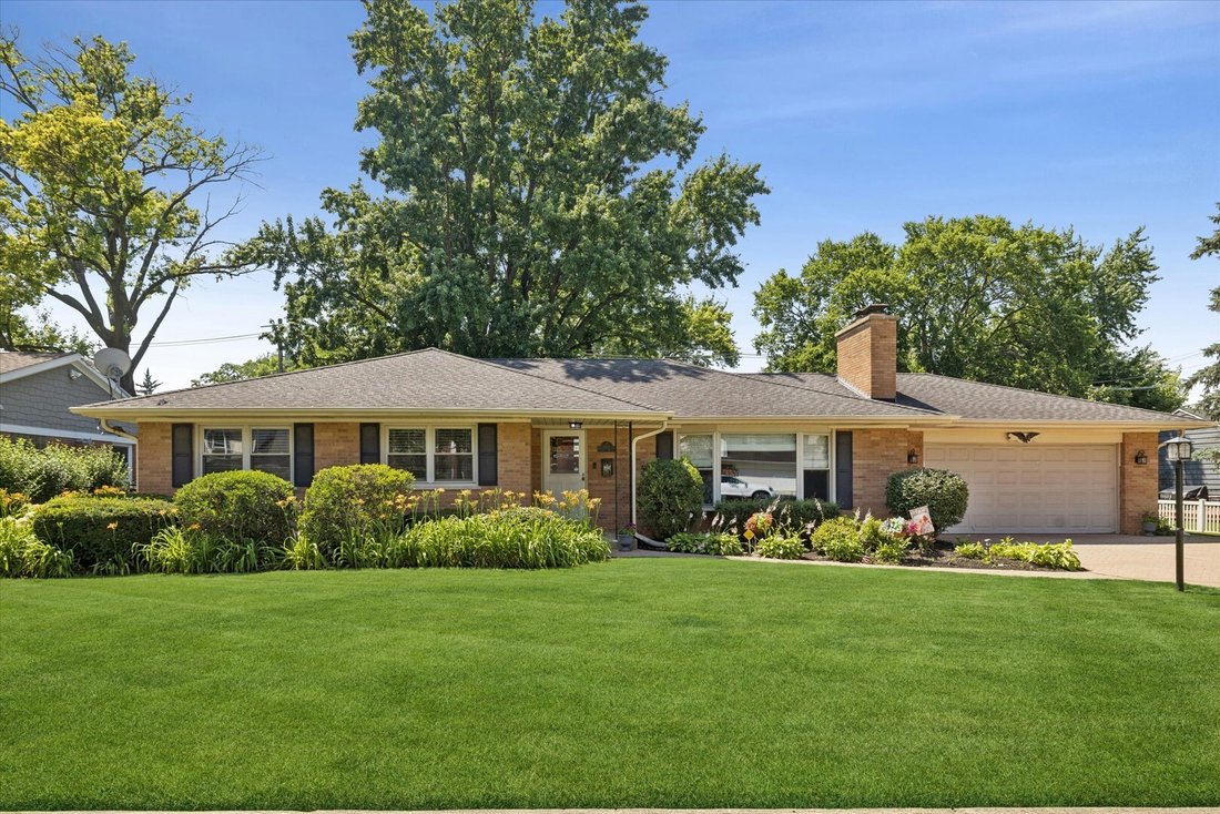 House in Mount Prospect, Illinois, United States 1 - 18839005