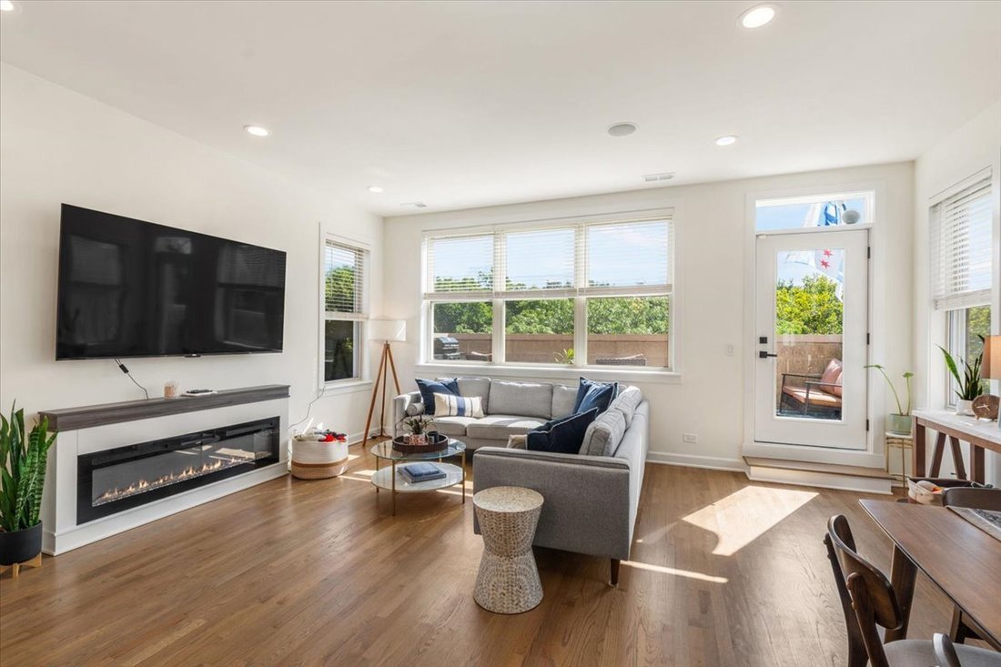 Condo in Chicago, Illinois, United States 2 - 18840325