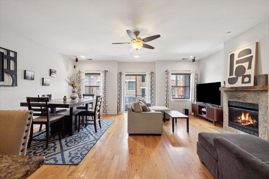Condo in Chicago, Illinois, United States 2 - 18840519