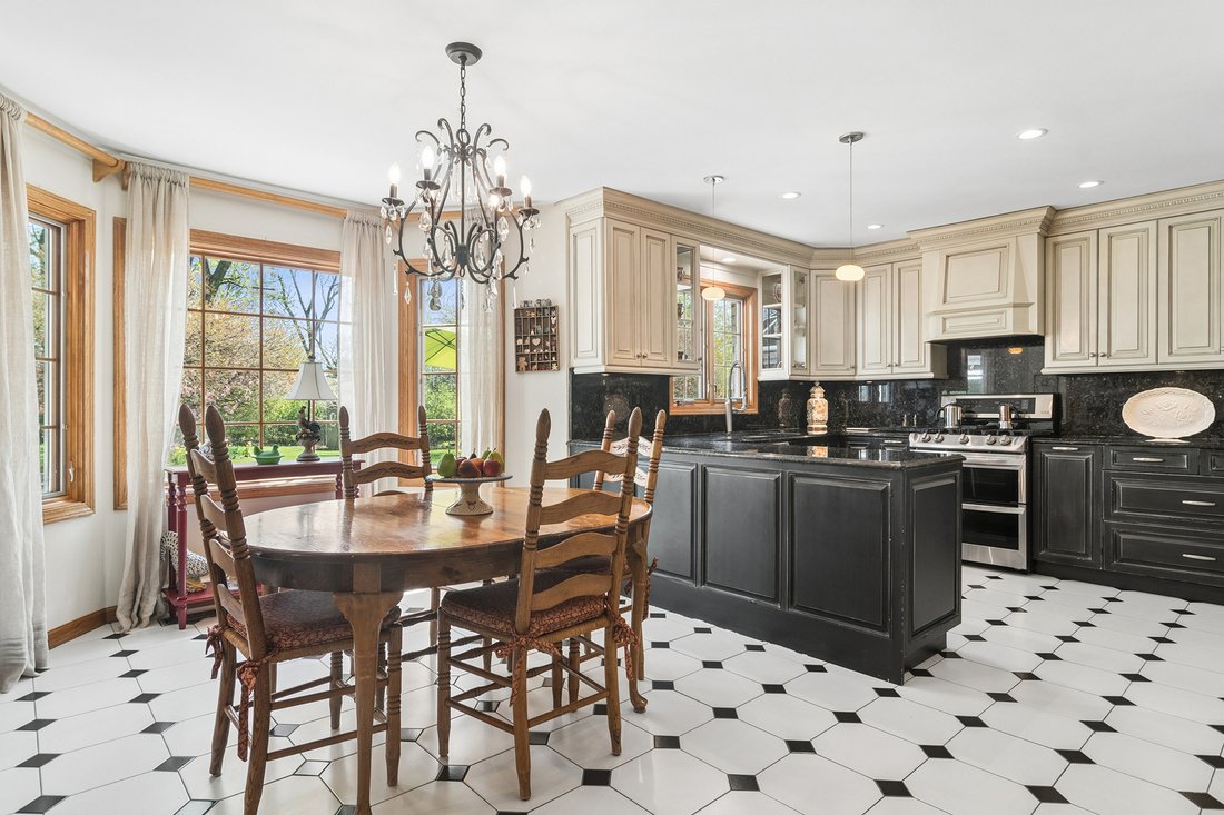 House in Wheeling, Illinois, United States 5 - 18839271