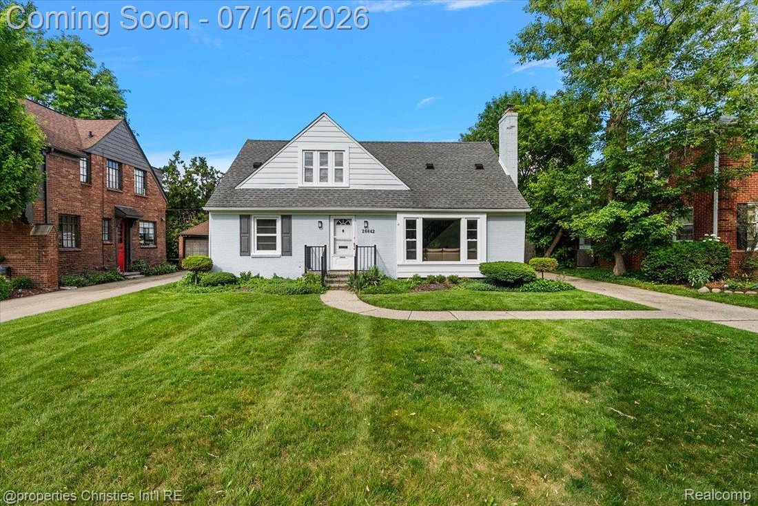 House in Huntington Woods, Michigan, United States 3 - 18839222