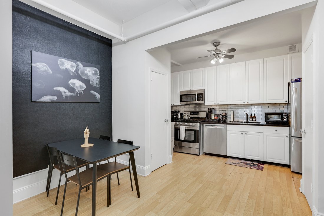 Condo in New York, New York, United States 3 - 18839670