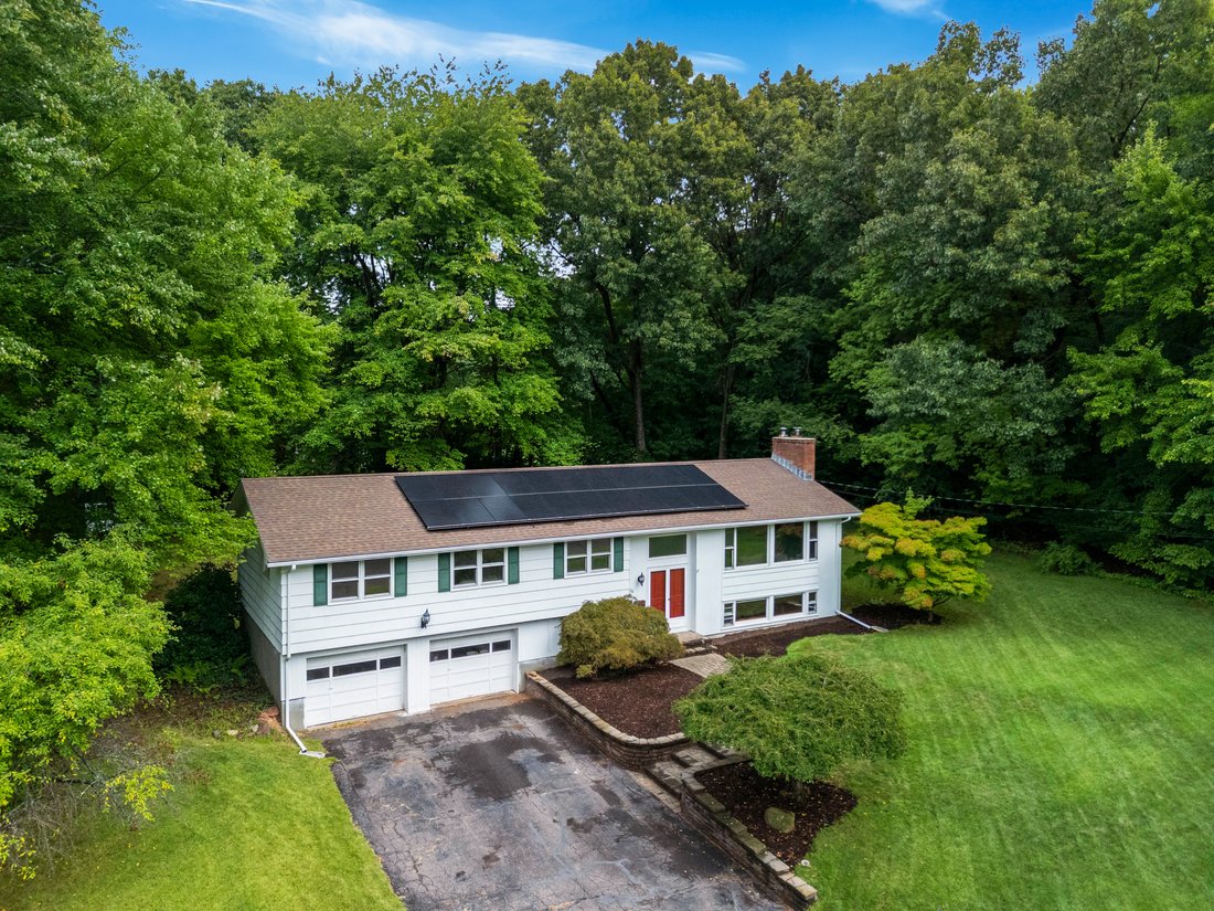 House in South Windsor, Connecticut, United States 2 - 18841029