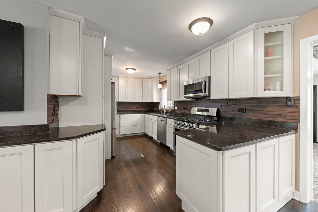 House in Western Springs, Illinois, United States 4 - 18839095