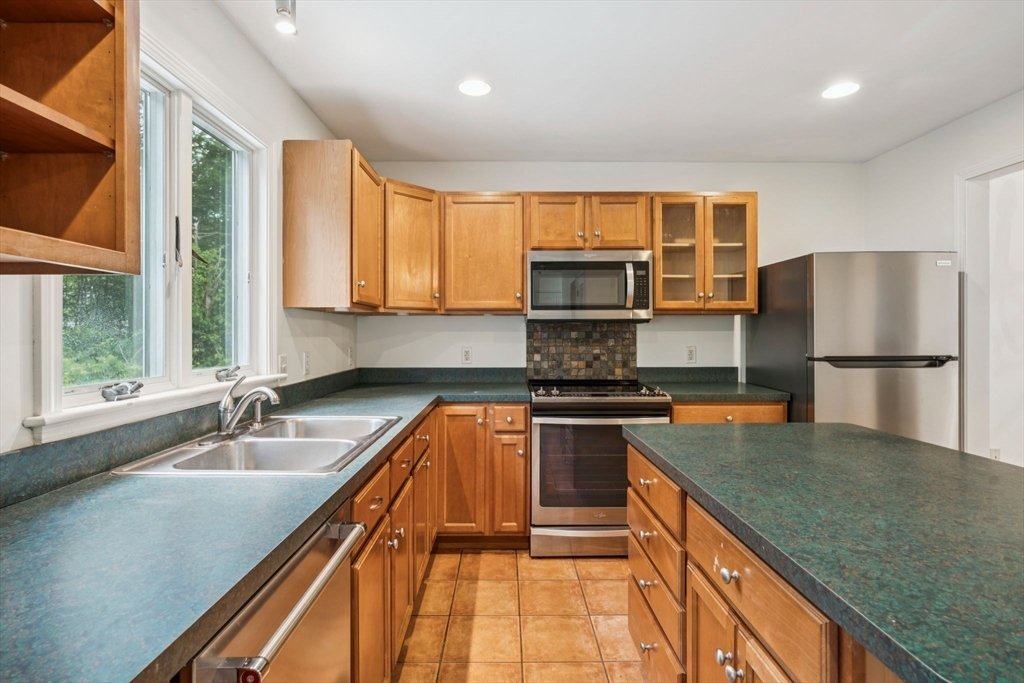 House in Mattapoisett, Massachusetts, United States 3 - 18840277