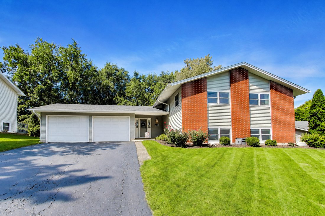 House in Woodridge, Illinois, United States 1 - 18840025
