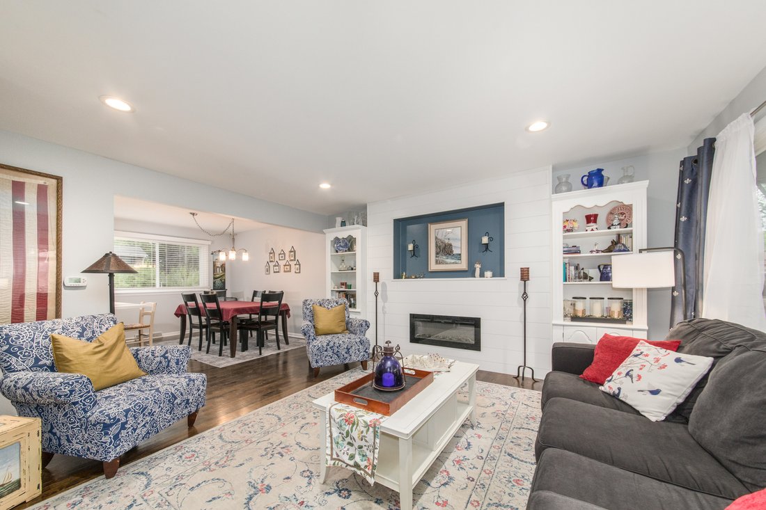 House in Mount Prospect, Illinois, United States 3 - 18840046