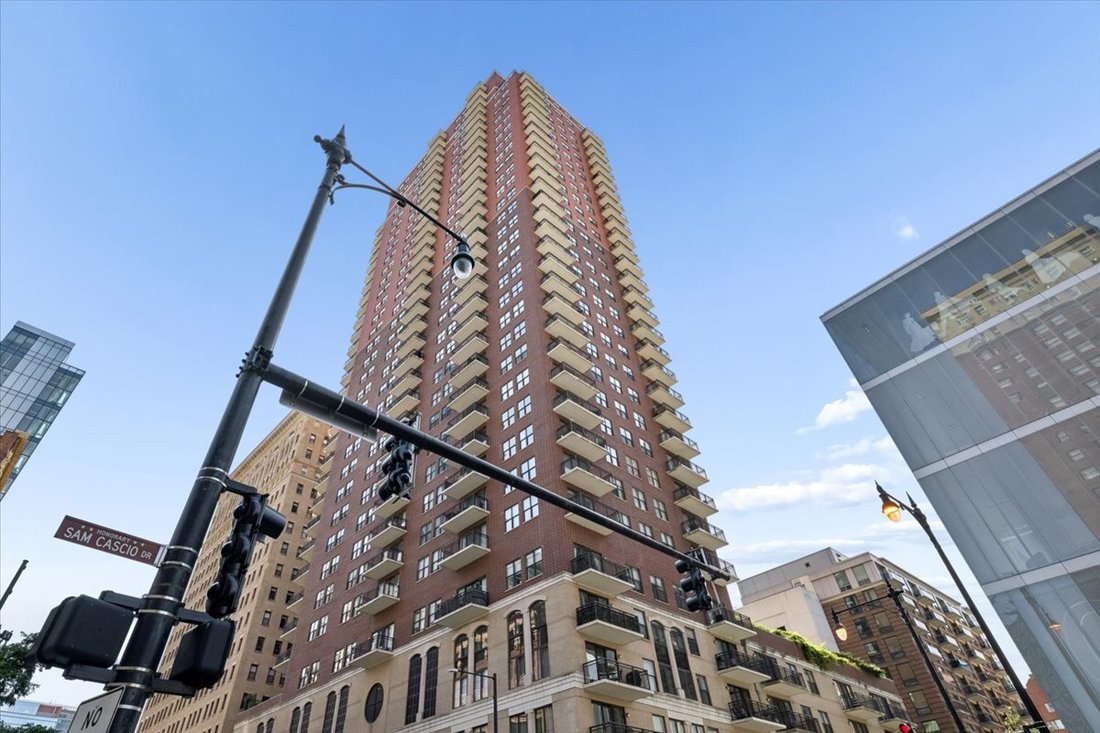 Condo in Chicago, Illinois, United States 1 - 18840603