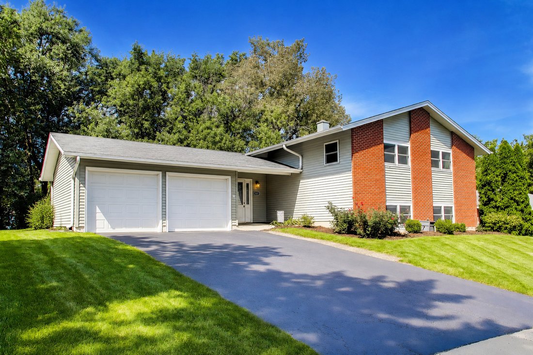 House in Woodridge, Illinois, United States 3 - 18840025