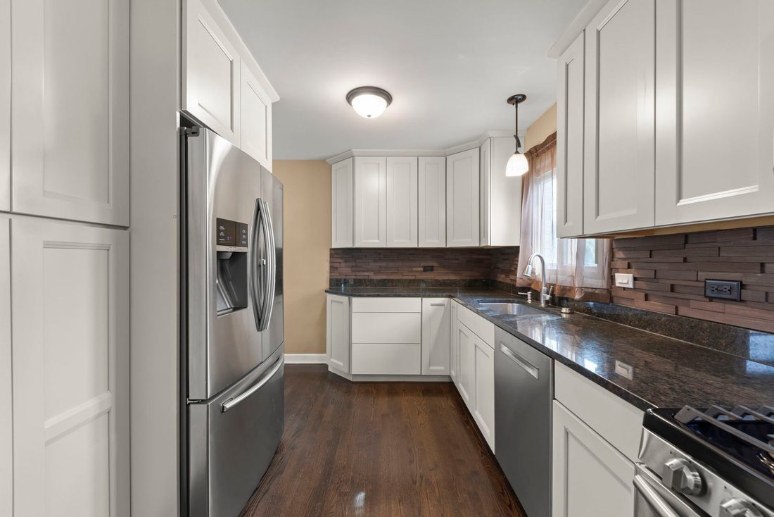 House in Western Springs, Illinois, United States 3 - 18839095