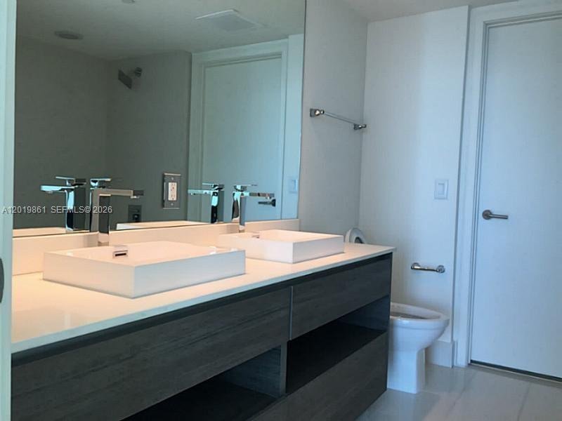 Condo in Miami, Florida, United States 3 - 18840261