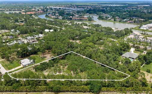 Terrain à Bonita Springs, Floride, États-Unis 1