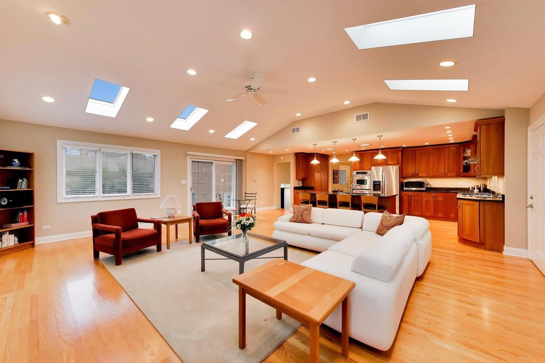 House in Arlington Heights, Illinois, United States 4 - 18839518