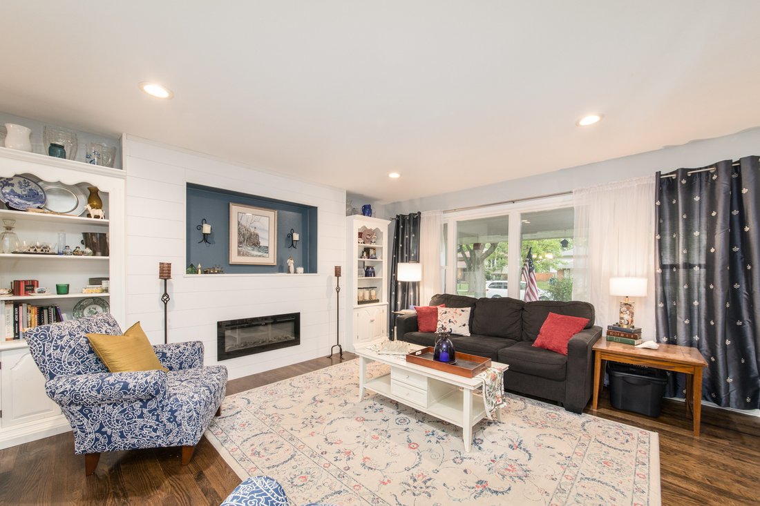 House in Mount Prospect, Illinois, United States 4 - 18840046