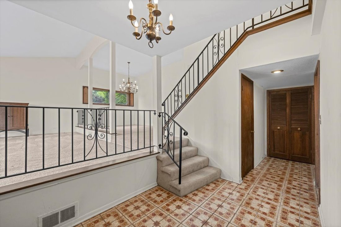 House in Morton Grove, Illinois, United States 2 - 18840098