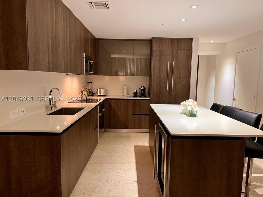 Condo in Miami, Florida, United States 4 - 18839256