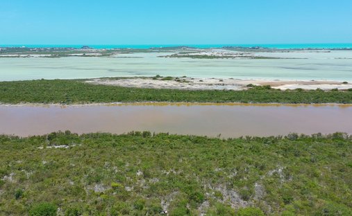 Land in The Bight Settlement, Caicos Islands, Turks and Caicos Islands 1