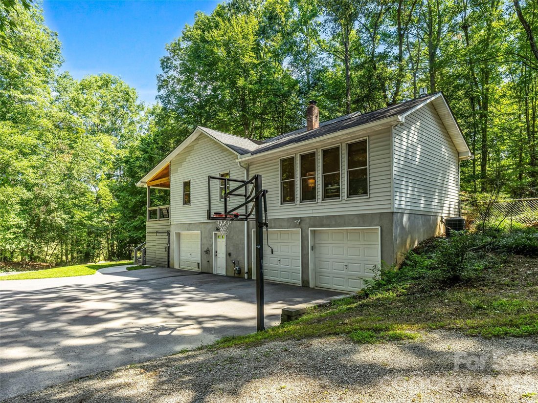 Casa en Hendersonville, Carolina del Norte, Estados Unidos 4 - 18839457