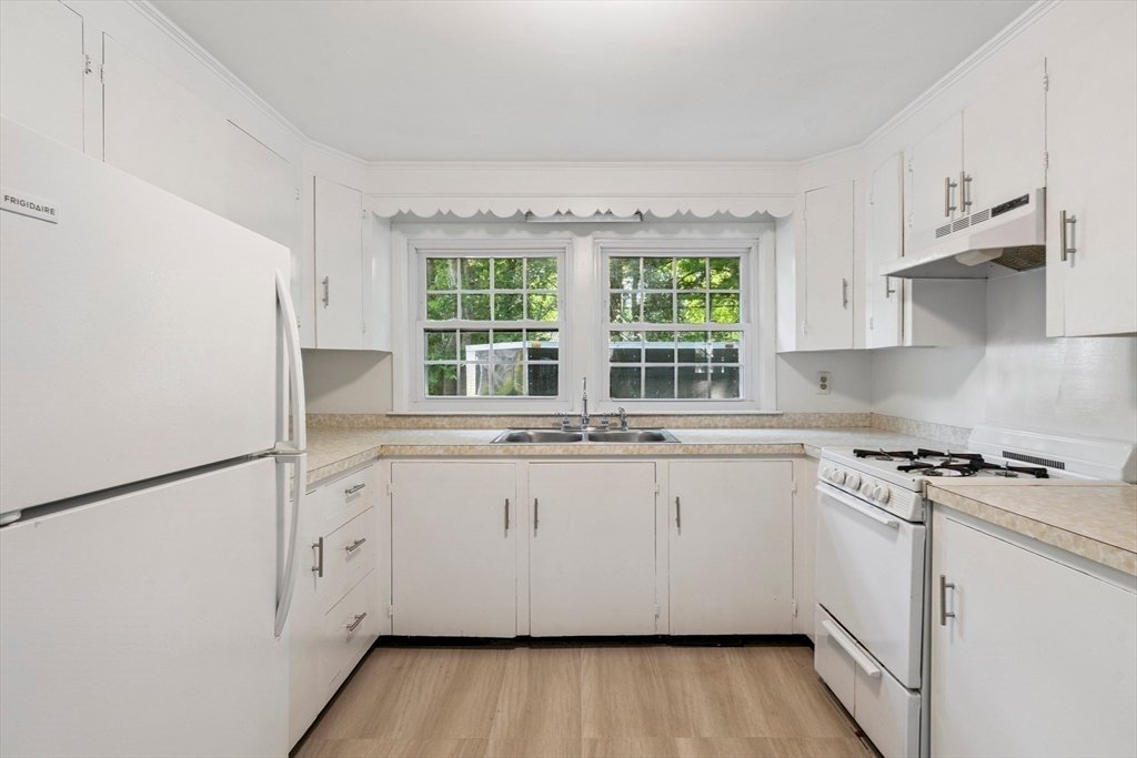 House in Mattapoisett, Massachusetts, United States 2 - 18840327