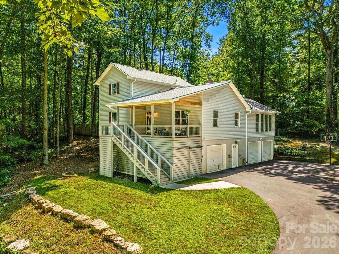 Casa en Hendersonville, Carolina del Norte, Estados Unidos 1 - 18839457