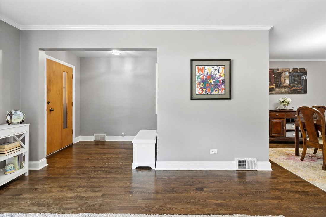 House in Mount Prospect, Illinois, United States 3 - 18839005