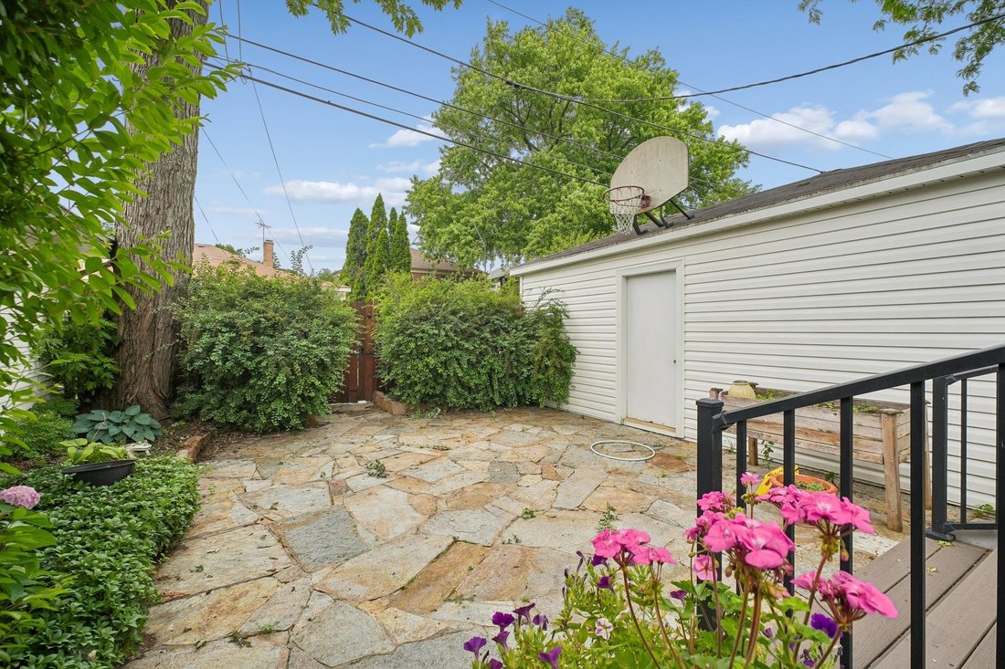 House in Lincolnwood, Illinois, United States 3 - 18840059