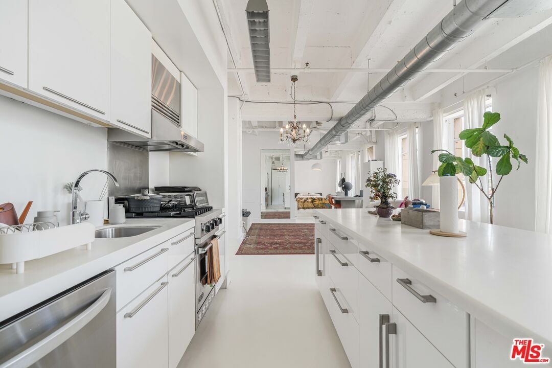 Condo in Los Angeles, California, United States 1 - 18839528