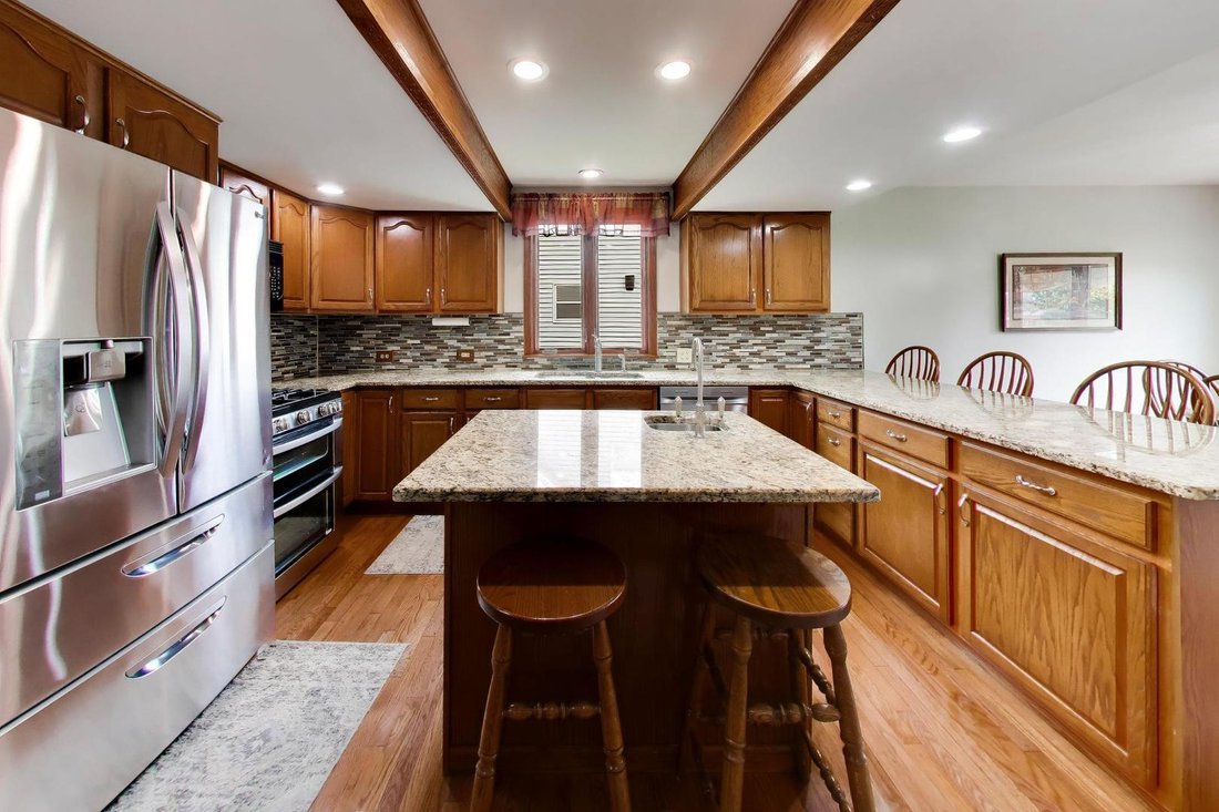 House in Fox Lake, Illinois, United States 4 - 18838890