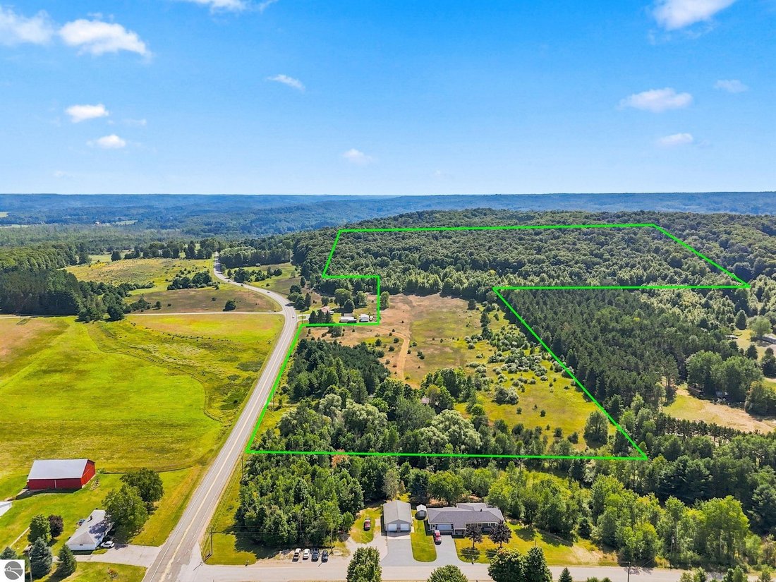 Land in Cedar, Michigan, United States 1 - 18839797