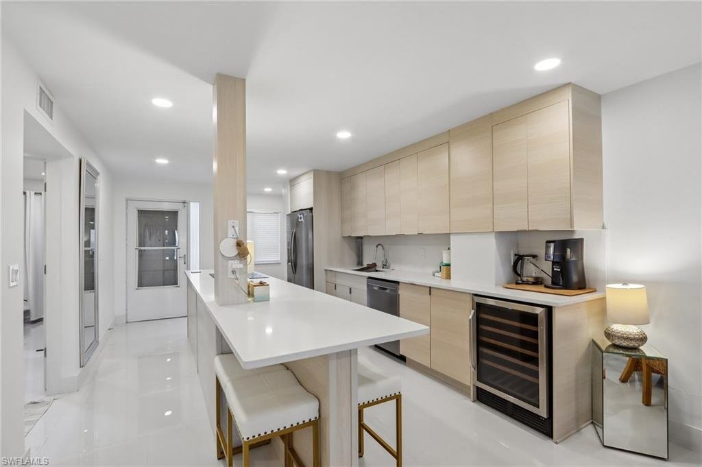 Condo in Fort Myers Beach, Florida, United States 3 - 18840536