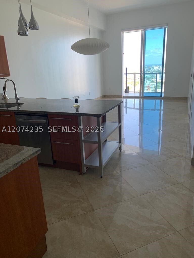 Condo in Miami, Florida, United States 4 - 18839327