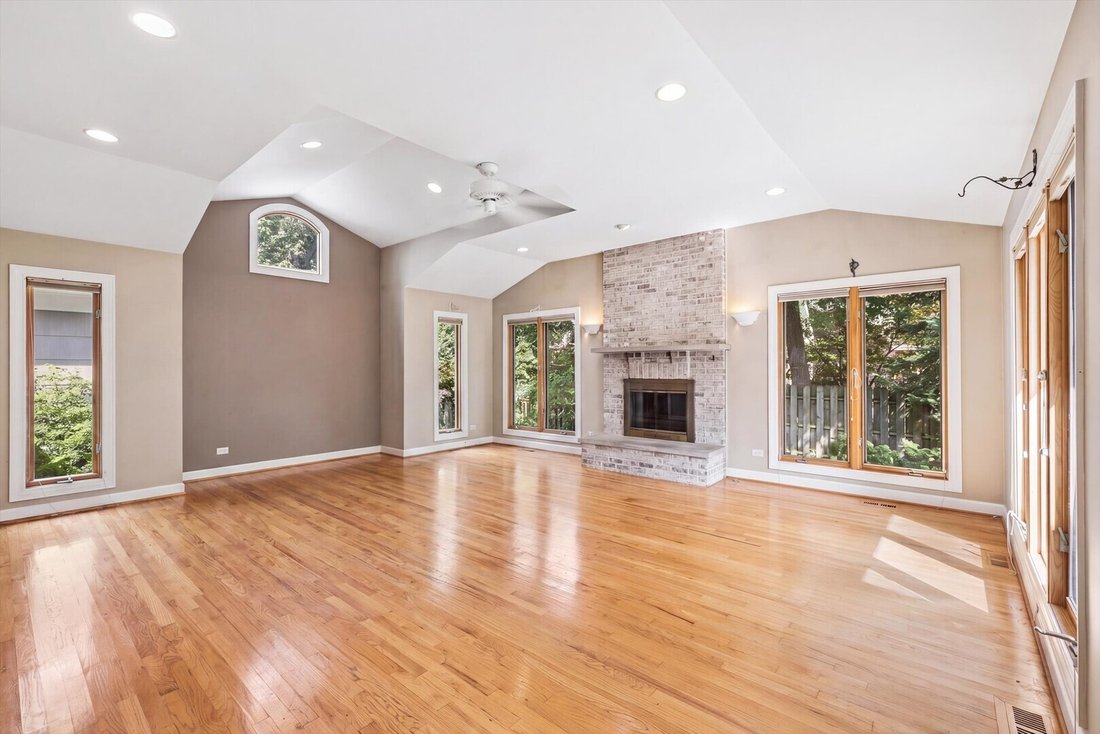 House in Lake Bluff, Illinois, United States 3 - 18840156