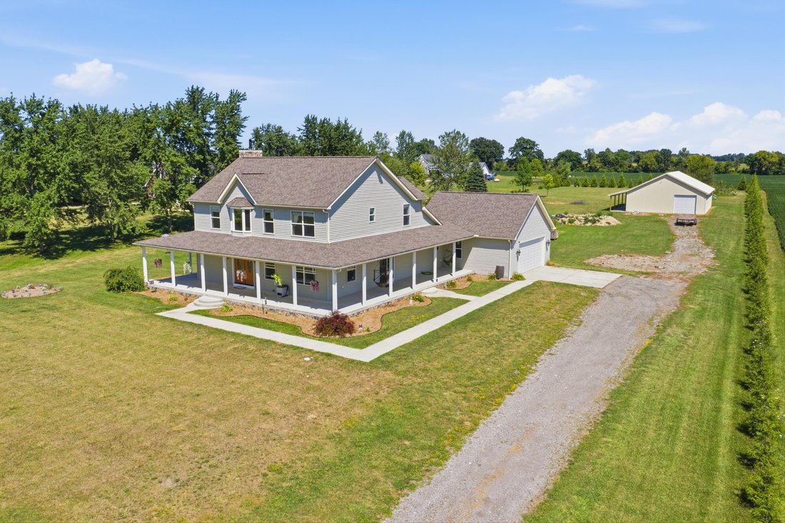 House in Richmond, Michigan, United States 1 - 18840238