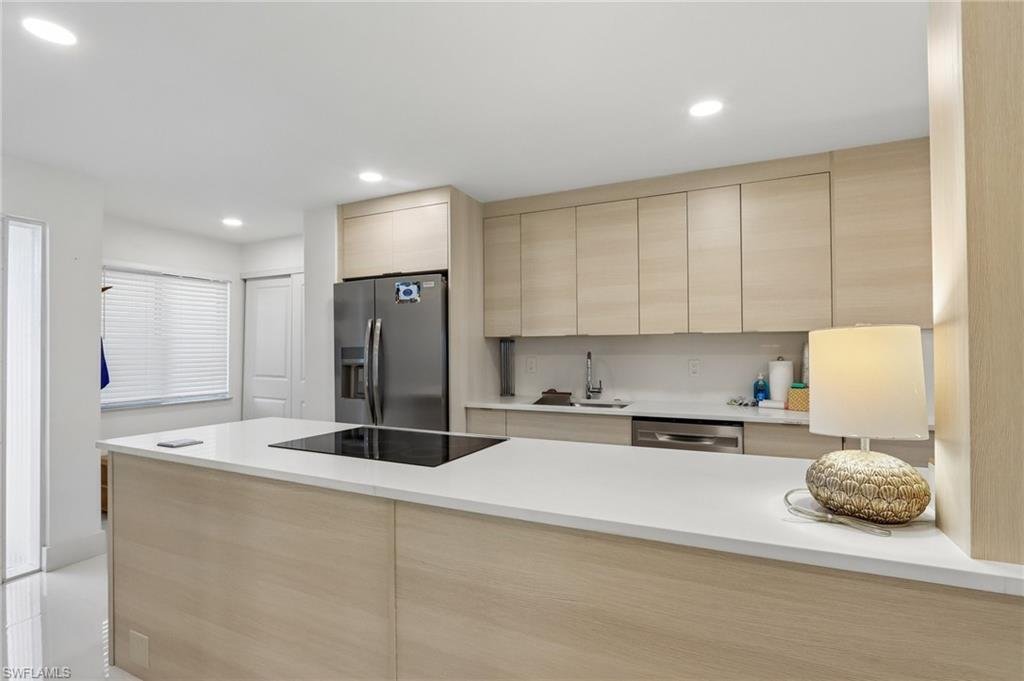 Condo in Fort Myers Beach, Florida, United States 5 - 18840536