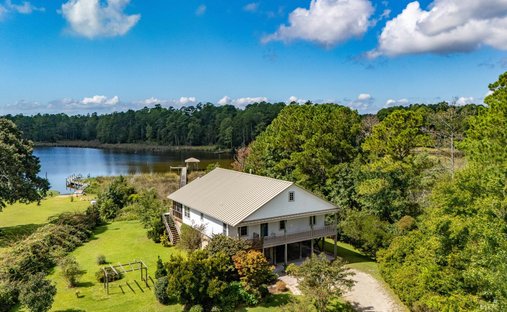House in Grantsboro, North Carolina, United States 1