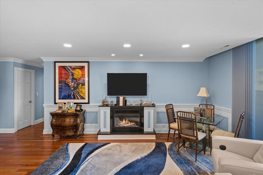 Condo in Lake Bluff, Illinois, United States 4 - 18840027