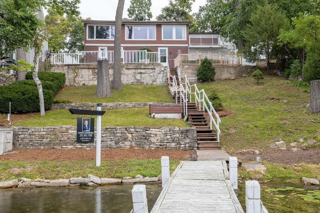 Casa a Okauchee Lake, Wisconsin, Stati Uniti 1 - 18841422