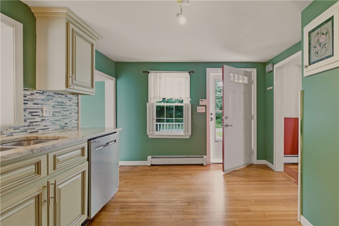 House in Tiverton, Rhode Island, United States 5 - 18839593