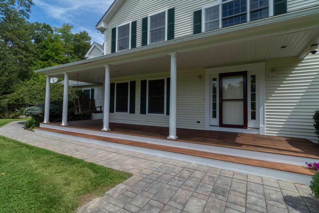 House in Clinton, Connecticut, United States 2 - 18841026