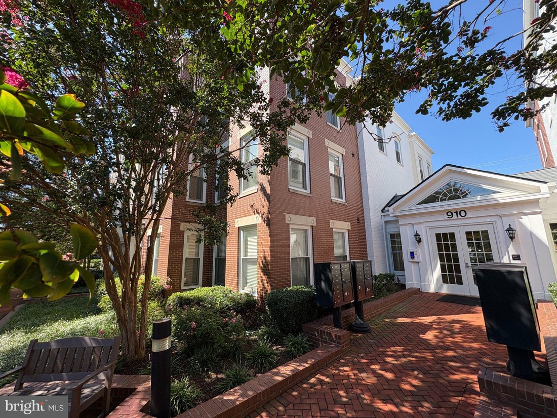 Condominio a Alexandria, Virginia, Stati Uniti 1 - 18841499