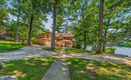 House in Hopatcong, New Jersey, United States 1