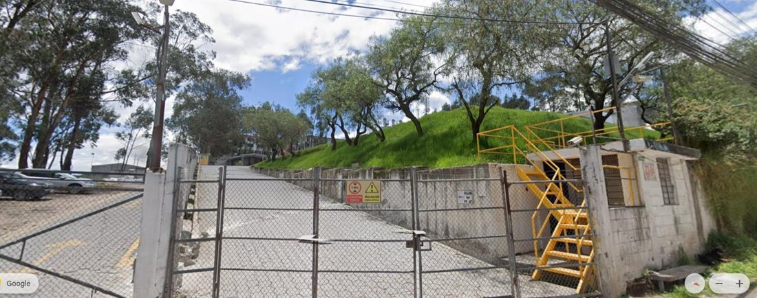 Terreno en Quito, Pichincha, Ecuador 3 - 18841680
