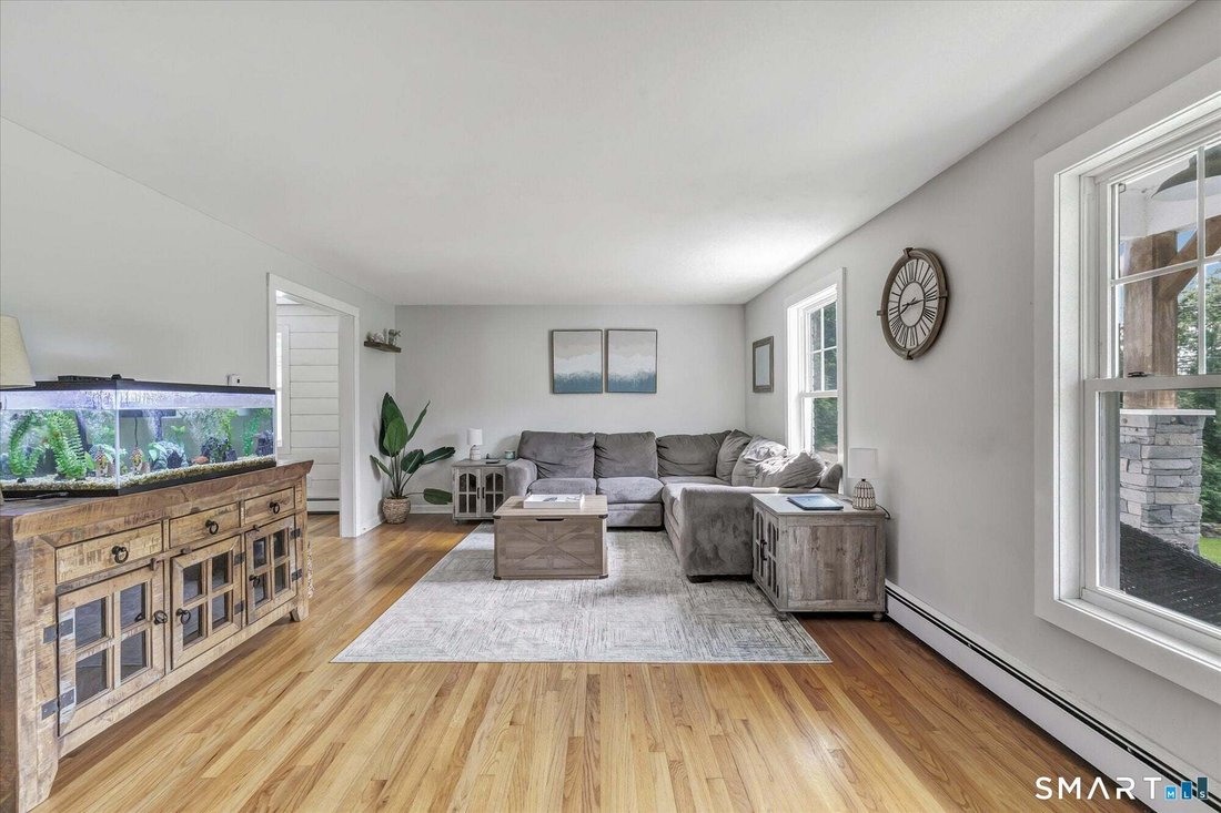 House in Shelton, Connecticut, United States 4 - 18841787