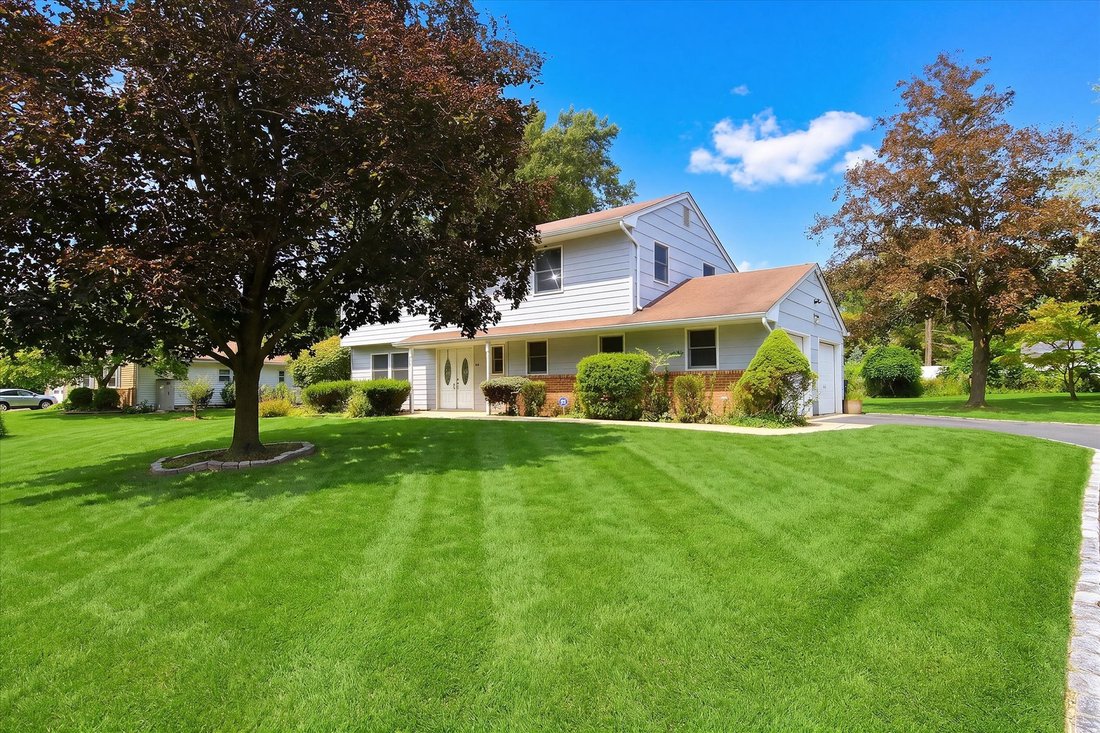 Casa a Lincroft, New Jersey, Stati Uniti 1 - 18841699