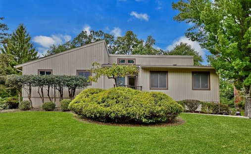 House in Valley Cottage, New York, United States 1